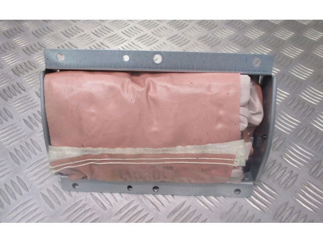 Подушка безопасности водителя    Volvo V70