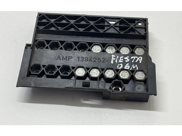 Блок предохранителей 2S6T14A073BB, 1394252   Ford Fiesta    