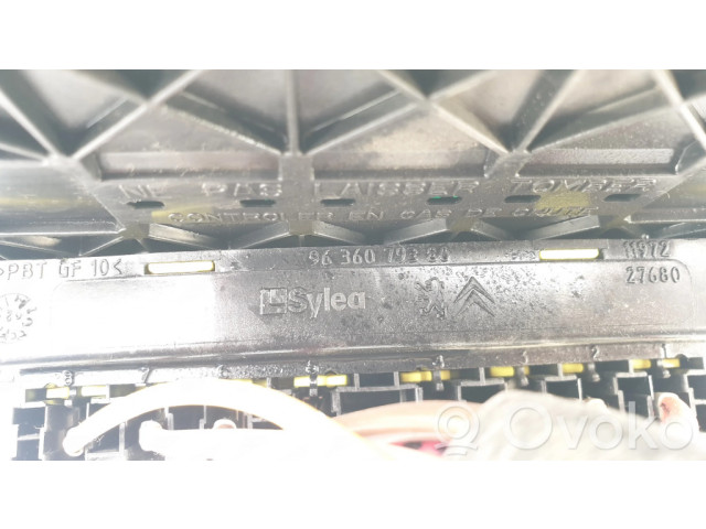 Блок предохранителей 9636079380 Citroen Xsara Picasso