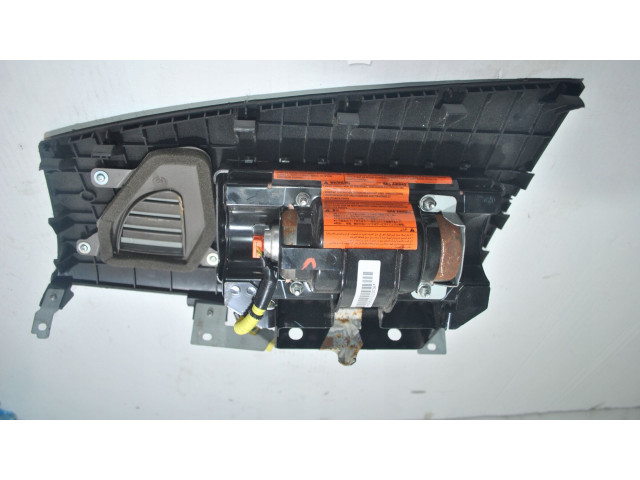 Подушка безопасности водителя    Nissan Tiida C11