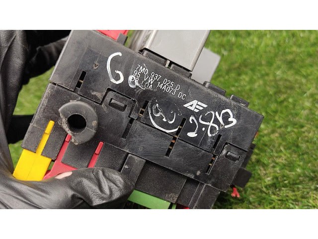 Блок предохранителей 7M0937025D, 95VW14A073DC Ford Galaxy