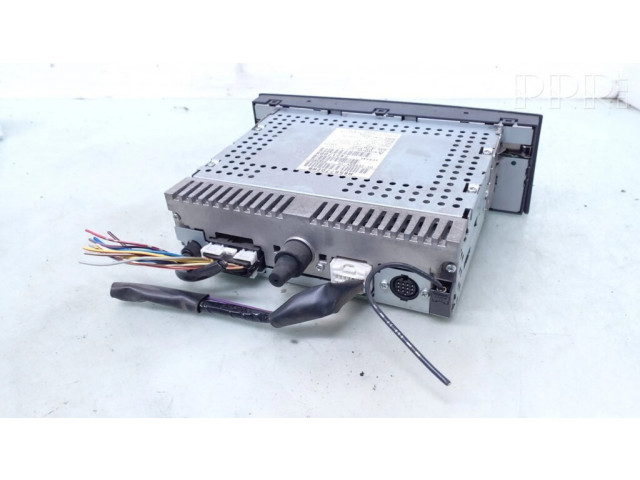 Радио/ проигрыватель CD/DVD / навигация