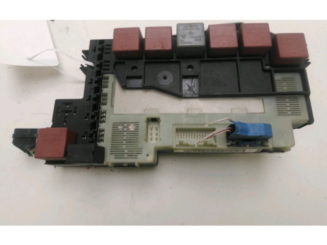 Блок предохранителей    Renault Clio II    