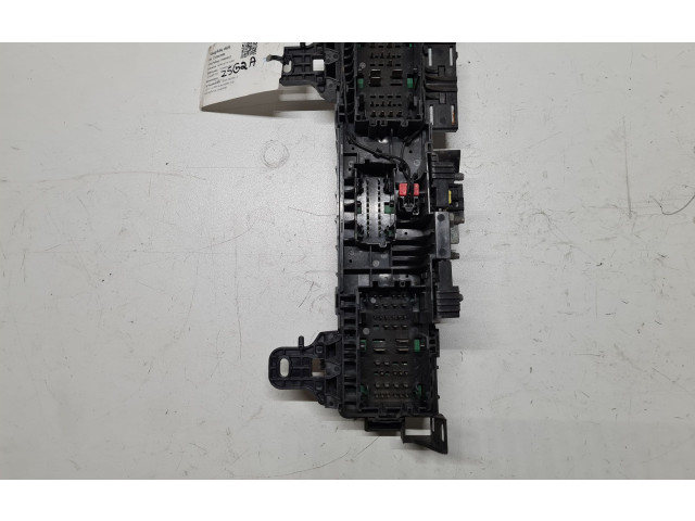 Pojistková skříňka 1034405, 103440500E Tela Model S 2016