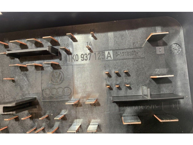 Блок предохранителей  1K0937125A   Audi A3 S3 8P    