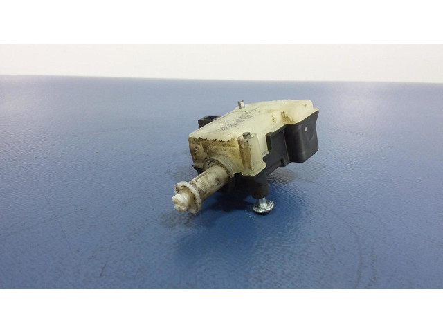 Держатель (кронштейн)