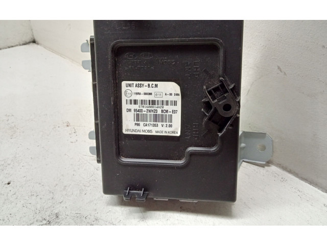 Pojistková skříňka Řídící jednotka BSM 954002WHZ0 Hyundai Santa Fe 2013