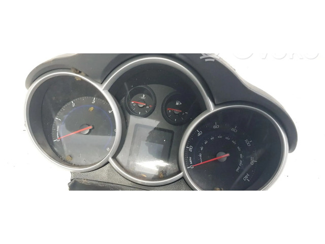 Přístrojová deska Chevrolet Cruze 2009 44289e21005, 44289e21-005