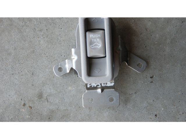 Přístrojová deska Mitsubishi Pajero 2004 200KM