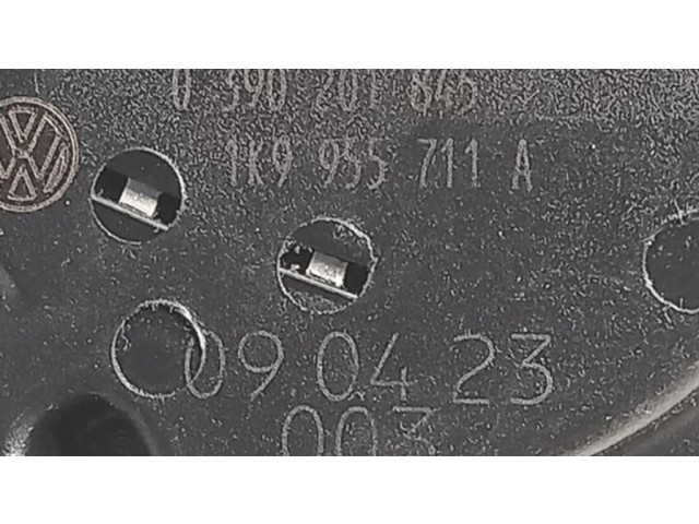 Моторчик заднего дворника 1K9955711A, 0390201545    Volkswagen Golf V