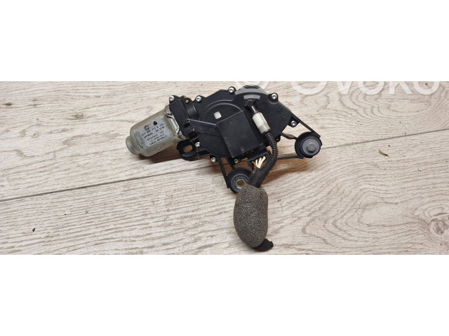 Двигатель стеклоочистителя заднего стекла 5j7955711b    Skoda Yeti (5L)  CBZB 