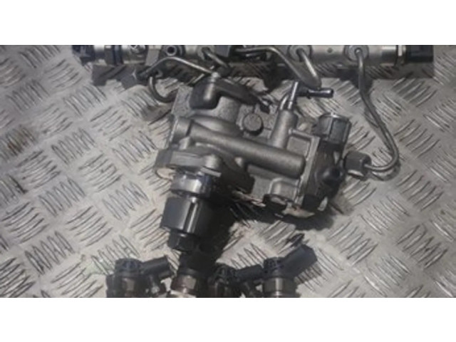 Vstřikovač 0445110   BMW 2 F22 F23  pro benzínový motor 2.0  