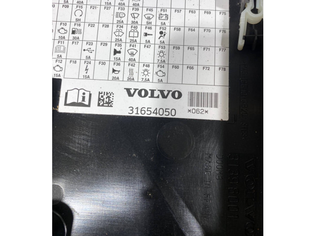 Блок предохранителей 31398000, 31398001 Volvo XC90