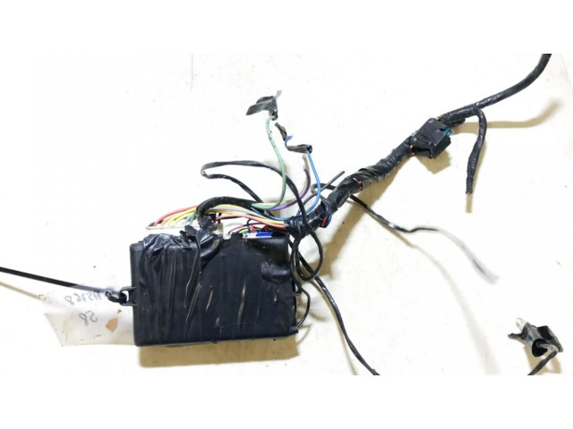 Блок управления Mitsubishi Carisma