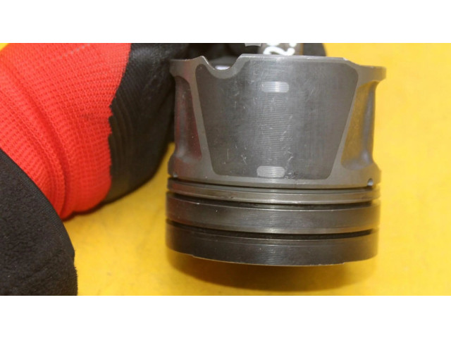  Поршень с шатуном    Jaguar XF X250  