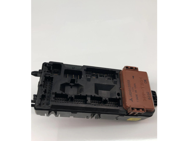 Блок предохранителей MB953355 Mitsubishi Carisma