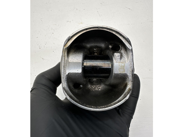 Píst 20R2, 10AC2F   Volkswagen Caddy    CAY 