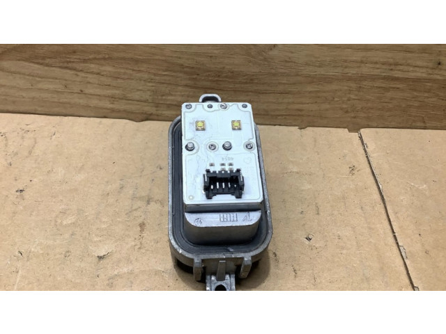 Деталь передней фары