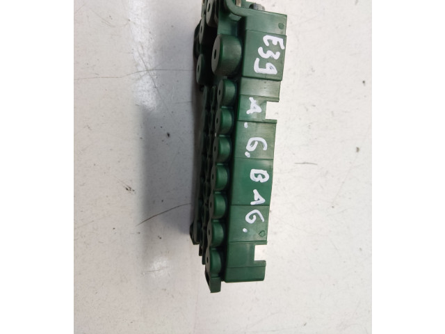 Pojistková skříňka 8387541, 18483 BMW 5 E39 2001