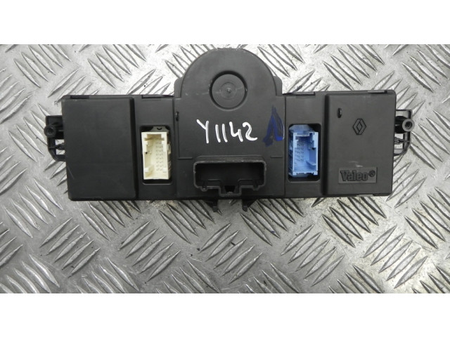 Блок управления климат-контролем 8200296683   Renault Clio III