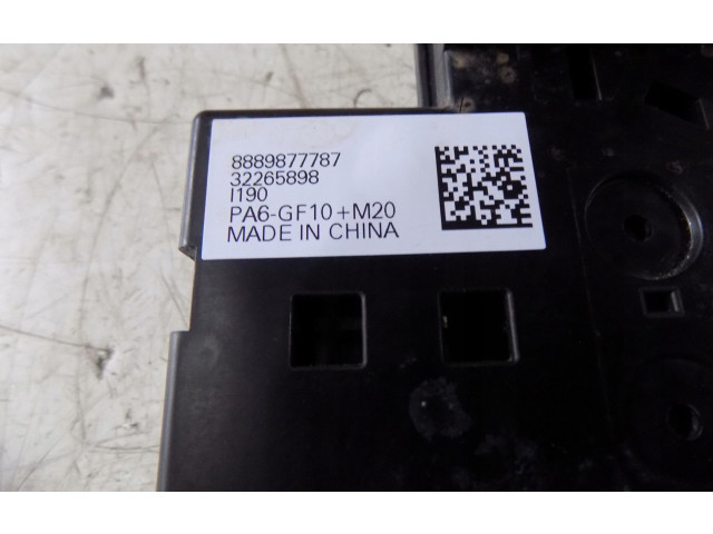 Блок предохранителей Volvo XC40