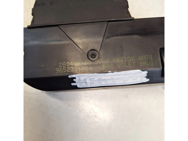 Zámek zadních dveří 9652301980, 28040608 Citroen Xsara Picasso 2006