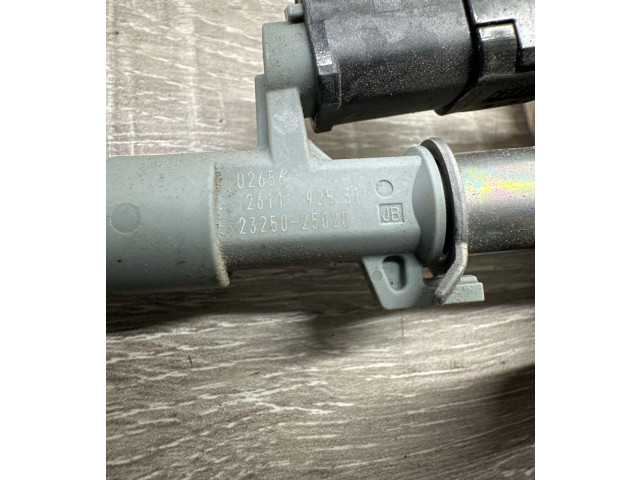 Vstřikovač 8212533220c, 2325025020 Toyota RAV 4 (XA50) XA25A