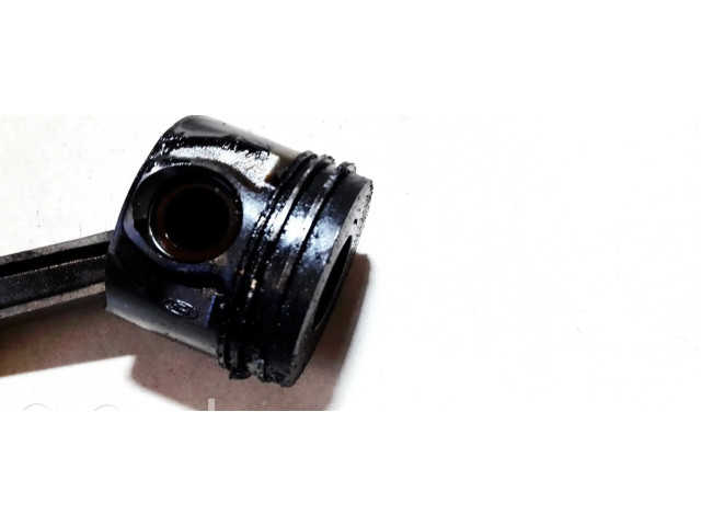 Píst Ford Mondeo Mk III pro naftový motor 2.0