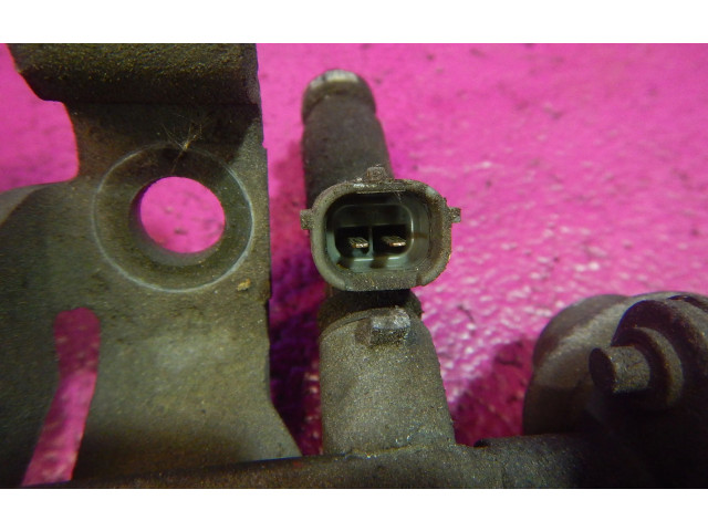 Vstřikovací lišta    Mazda 323    CE04D16 