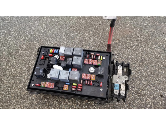 Pojistková skříňka 13368644 Opel Zafira C 2014