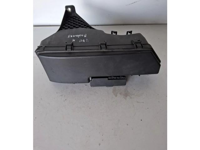 Блок предохранителей  9494210   Volvo V70    