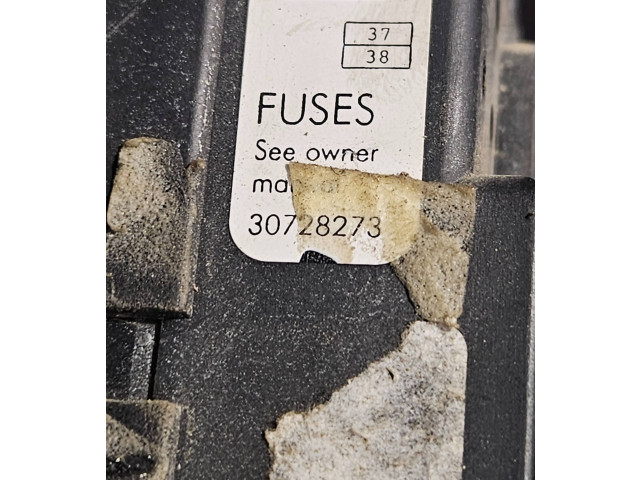 Блок предохранителей 30728273   Volvo V70    