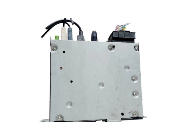 Радио/ проигрыватель CD/DVD / навигация