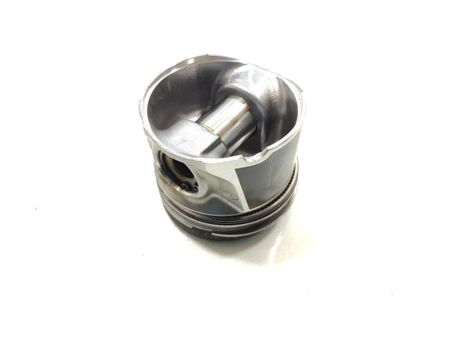  Поршень YD22DDTi   Nissan X-Trail T30  