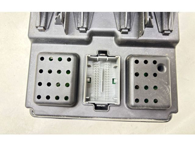 Блок предохранителей 30765646   Volvo V70    