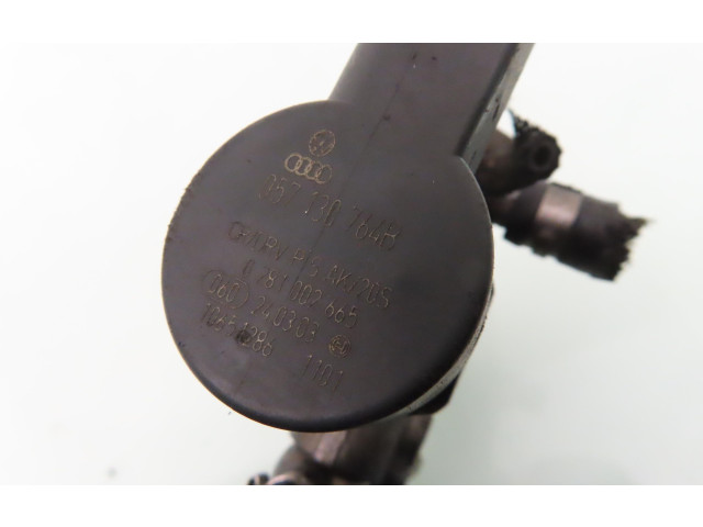 Vstřikovací lišta 057130764B, 057130763H Audi A8 S8 D3 4E ASE