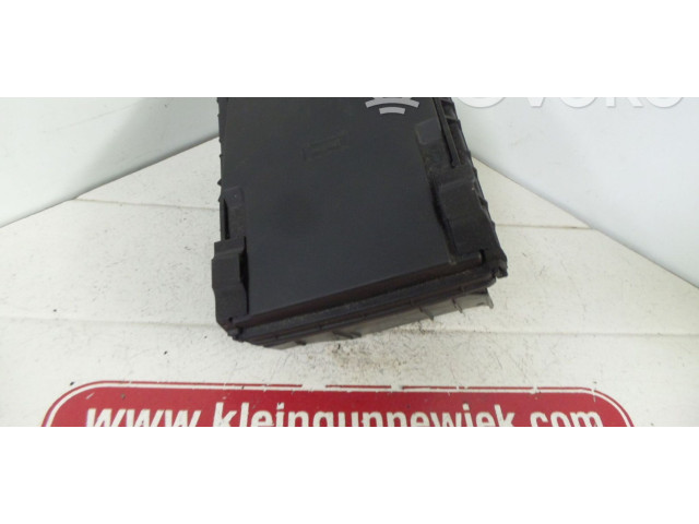 Pojistková skříňka 1K0937132F Volkswagen Caddy 2009