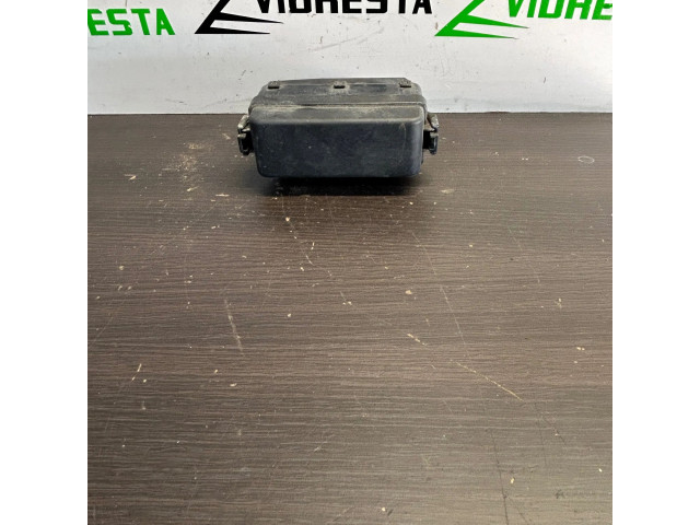 Блок предохранителей     Honda HR-V    