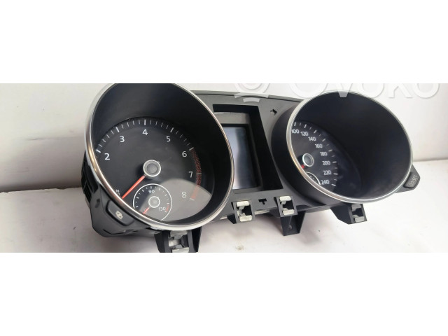 Панель приборов 5K0920872, 30052011   Volkswagen Golf VI       
