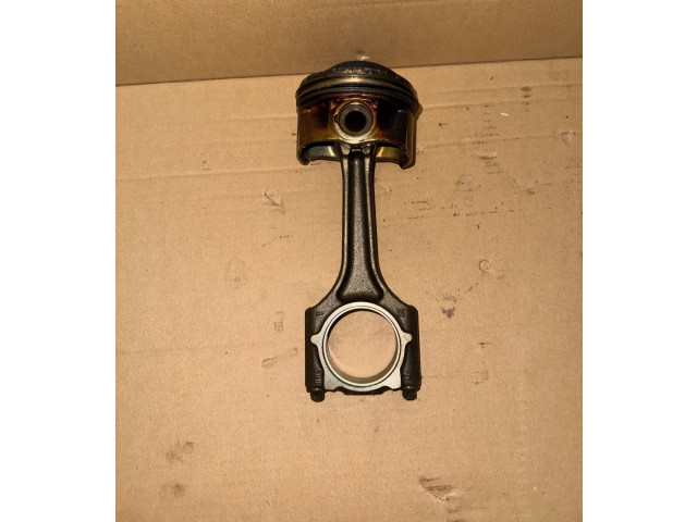 Поршень с шатуном    06LD   Volkswagen Golf VII