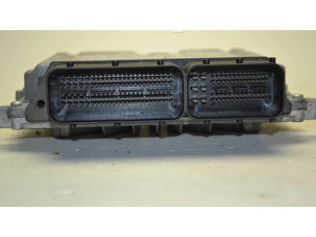 Блок управления двигателя 30785100, 1039S18372   Volvo V70