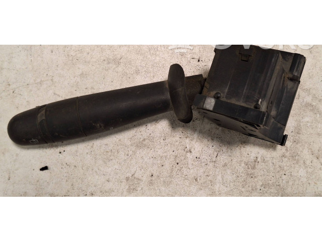 Ручка стеклоочистителей 8200117208, 91167494C   Renault Trafic II (X83)