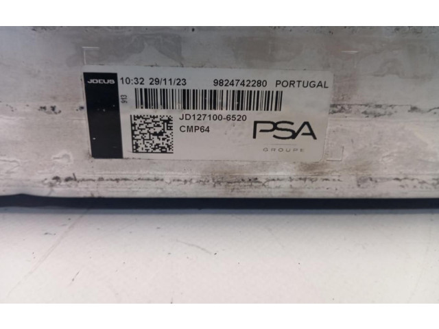 Интеркулер 9824742280 Peugeot 2008 II