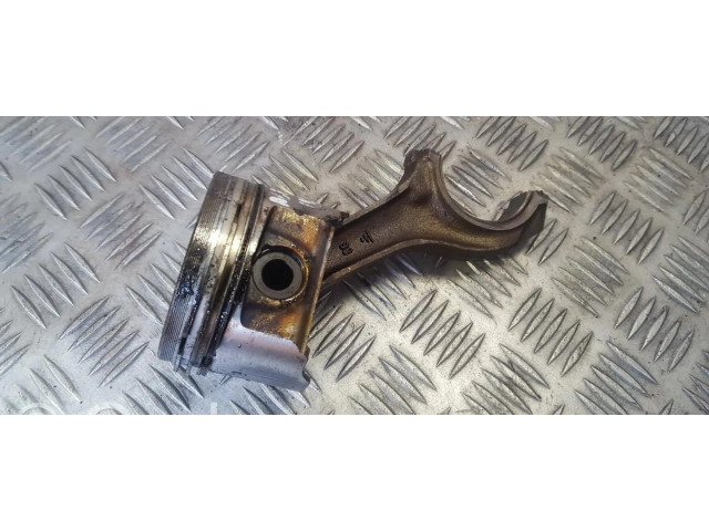 Píst Alfa Romeo 145 - 146 pro benzínový motor 1.6