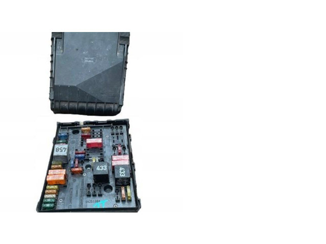 Pojistková skříňka 1K0937124K Audi A3 S3 A3 Sportback 8P 2009