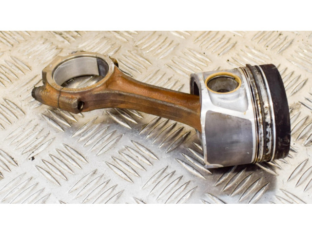 Píst 03L107065S Audi A6 S6 C7 4G pro naftový motor 2.0