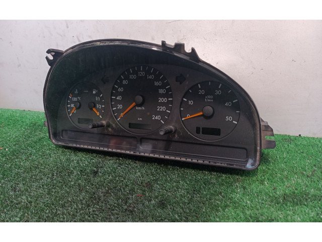 Přístrojová deska Mercedes-Benz ML W163 2001 3319210087, 3319210087