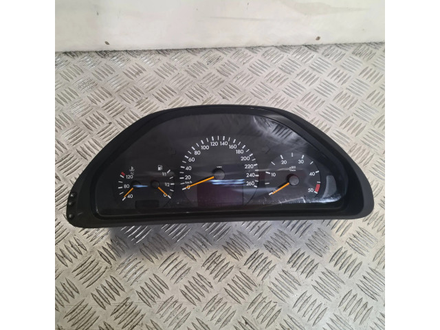 Přístrojová deska Mercedes-Benz E W210 2000 A2105407211, 110080063007