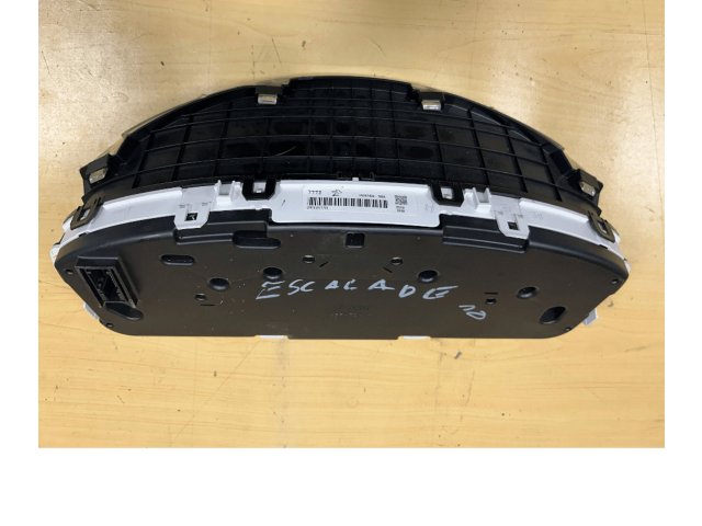 Панель приборов    Cadillac Escalade       