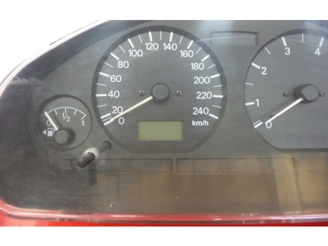 Спидометр (приборный щиток) 0P0231005, ALGUNSRISCOS Mitsubishi Carisma